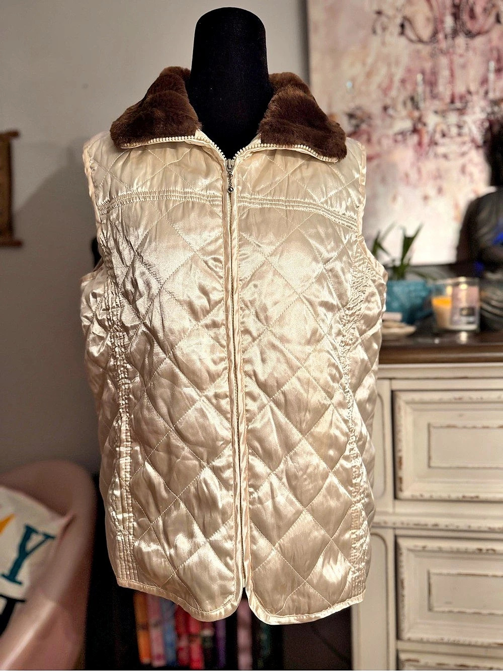 Covington Quilted Faux Fur Collar Vest in Cream Like New